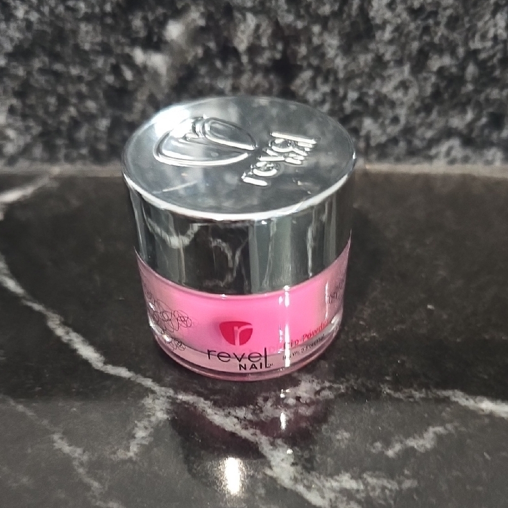 Amused Revel Nail Dip Powder